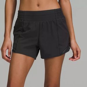 Lululemon Hotty Hot High-Rise Lined Short 4", black, size 6, new with tags